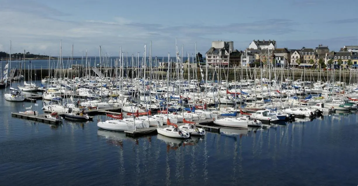 L'Hermine Terrasse Et Parking, 500 Plage Concarneau